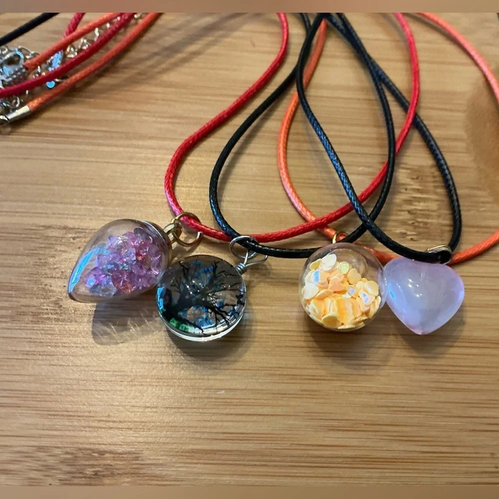 Set of 4 Pendant Necklace